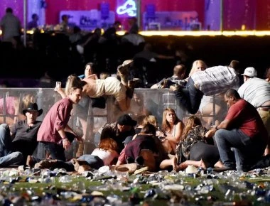 Only in America: Ξενοδοχείο έκανε αγωγή σε 1.000 θύματα του μακελειού του Λας Βέγκας